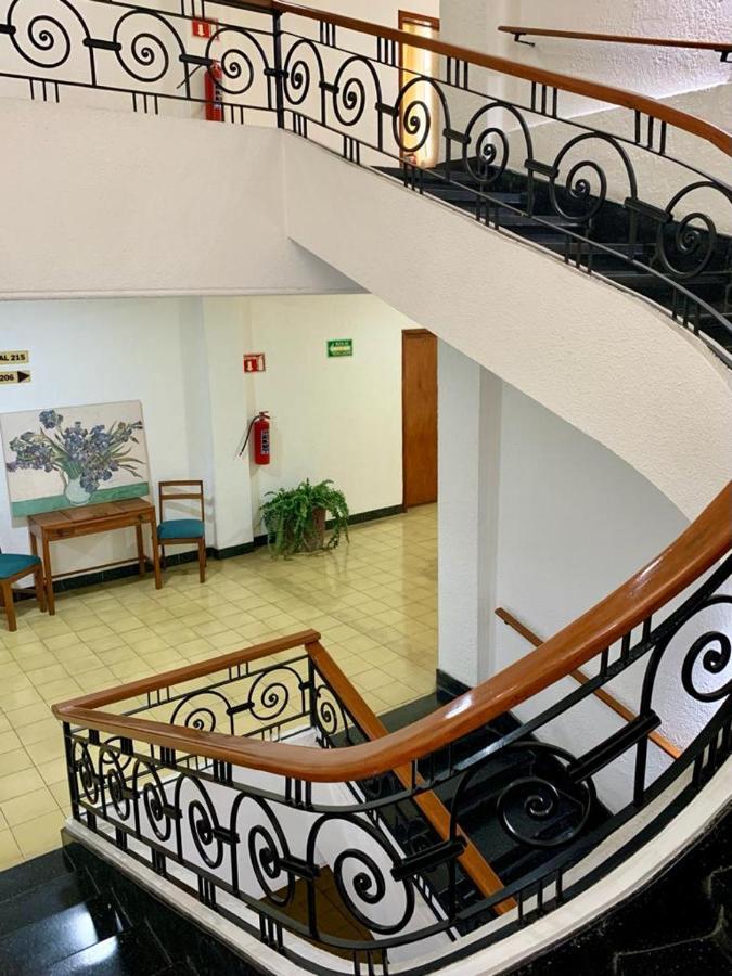 Hotel Capri De Leon Mexico Esterno foto